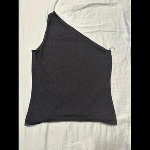 Make a statement with the trendy one-shoulder top from Express